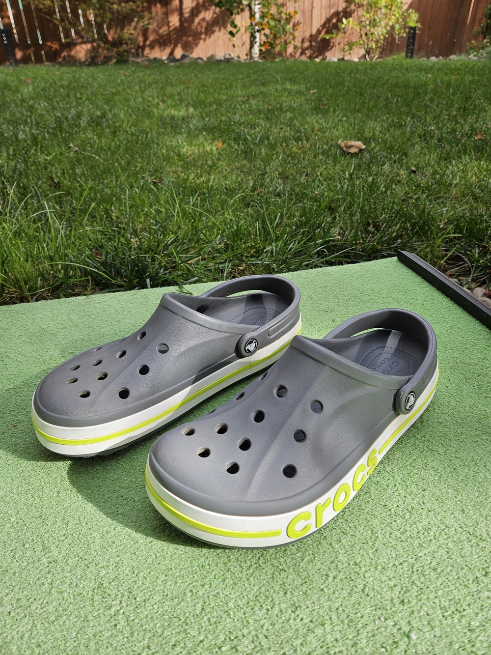CROCS - Mens - Gray with Green and White Stripe - GUC